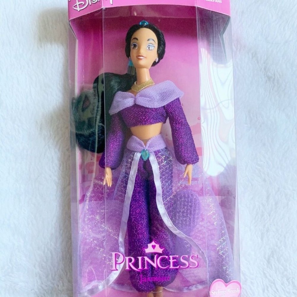 VINTAGE Disney Princess Jasmine Doll with Purple Outfit in Box Collectible.